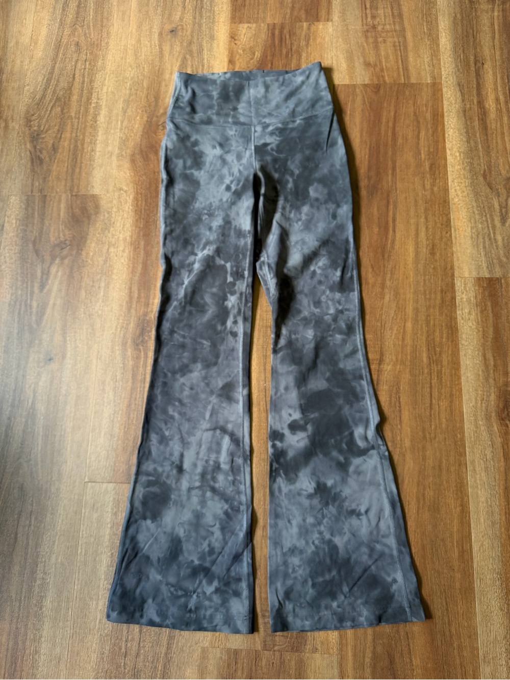 Lululemon Groove Super High Rise Flared Pants Size 6 - Picture 4 of 7